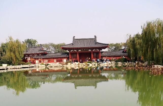希斯莱杰称千万不要去华清池?黑五是什么时候?